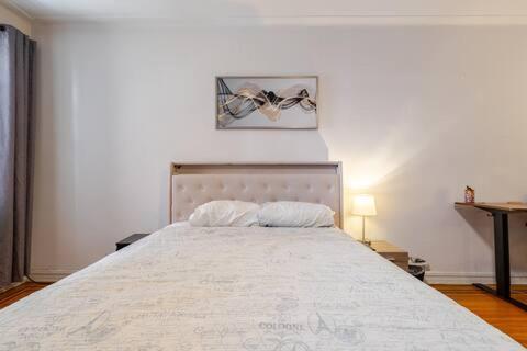 2 Large Bedrooms In Rego Park Appartement